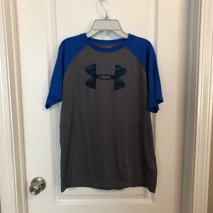Boys Under Armour heat gear shirt